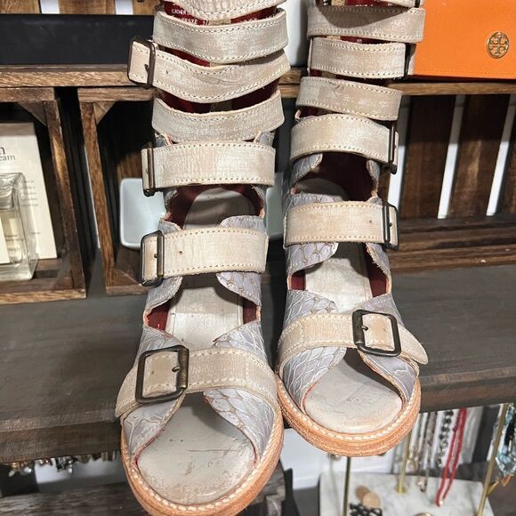 NEW FREEBIRD Taupe Bond, 8 - Picture 4 of 4